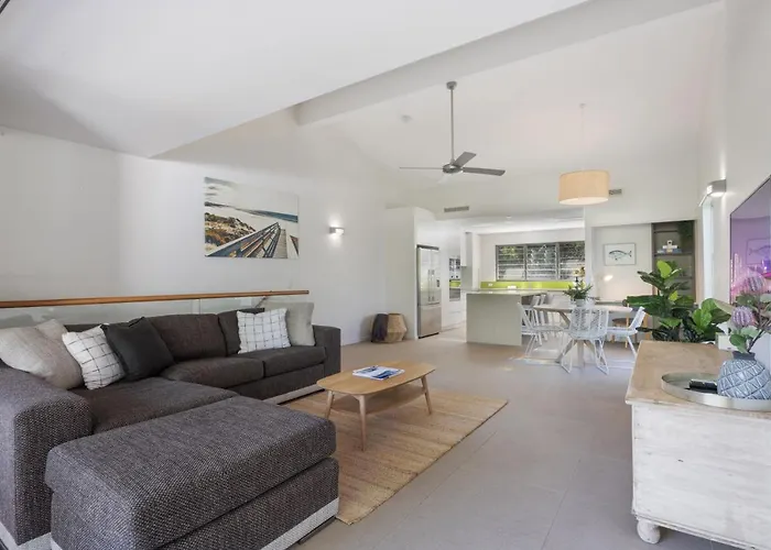 Noosa Gem! Walking Distance To Cafes - Shops - Sunshine Beach And Dog Beach